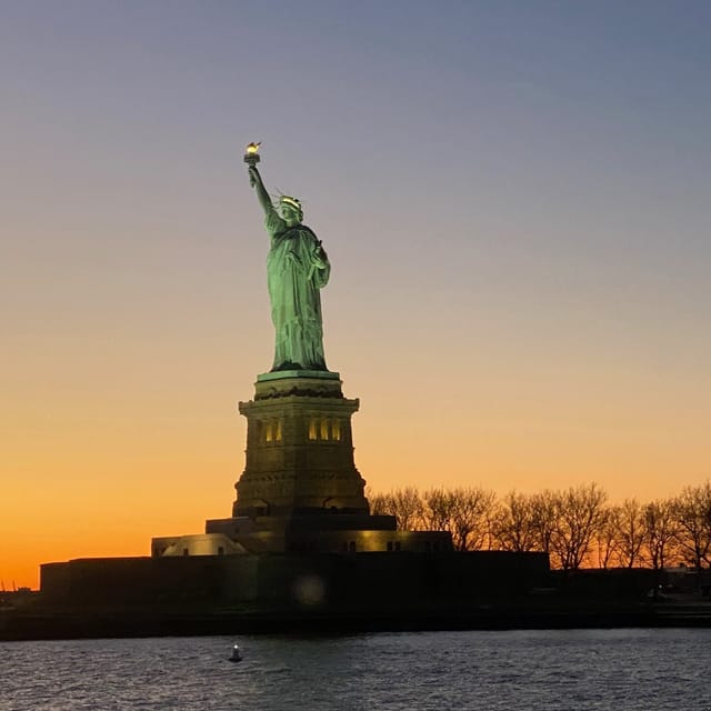 NYC Cruise: Manhattan Skyline with Buffet Dinner and Live DJ - Photo 1 of 8